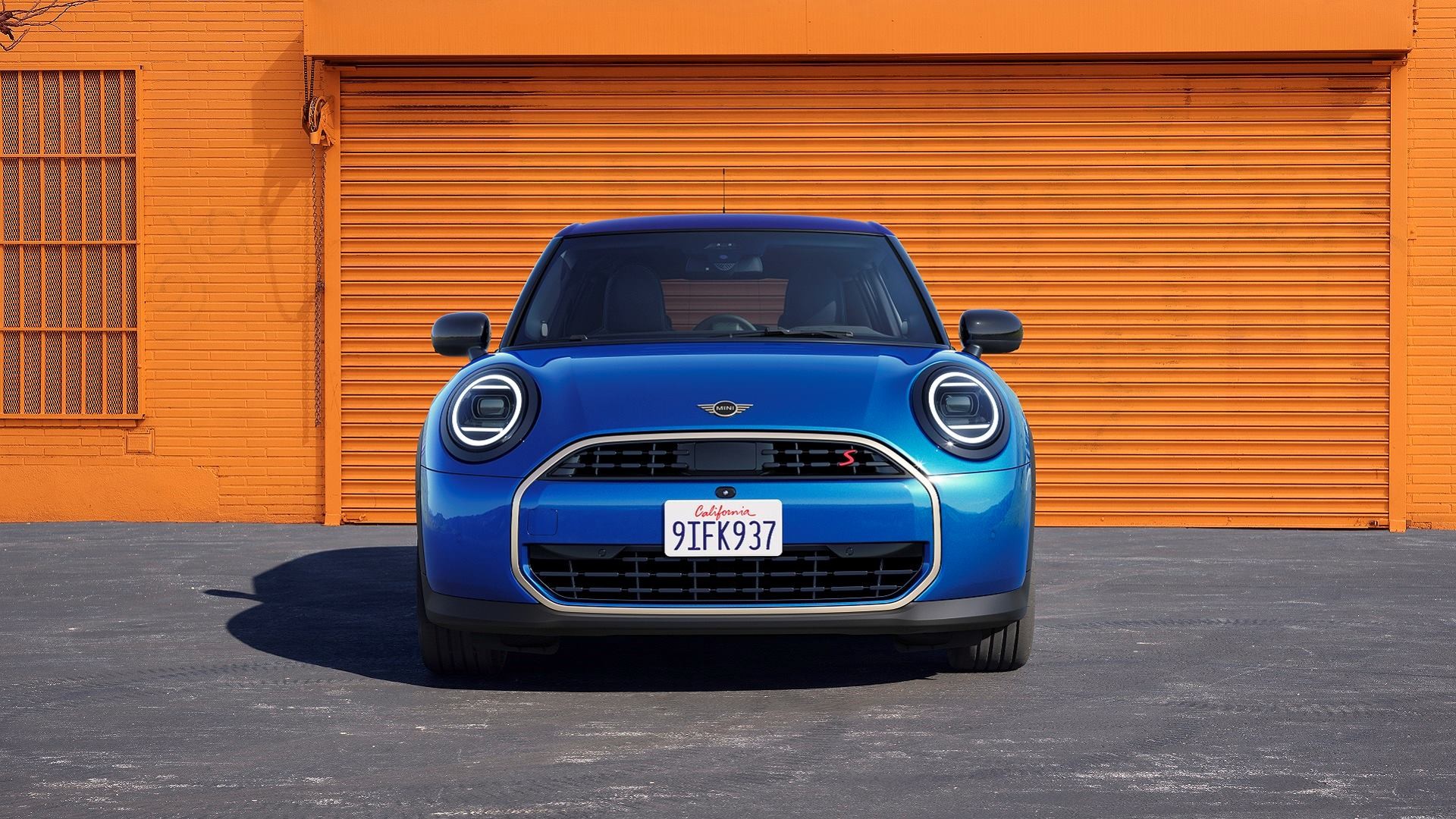 MINI Cooper. MINI Cooper.